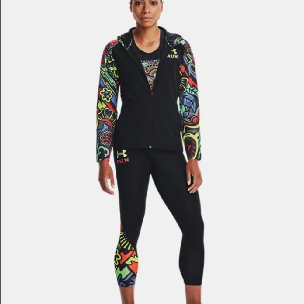 Under Armour Keep Running Weird Tights size Small Black